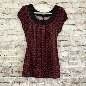 Maurices Black Red Abstract Cap Sleeve Blouse